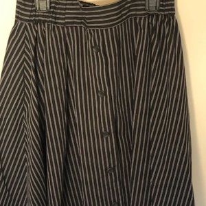 Button front flexible waist skirt